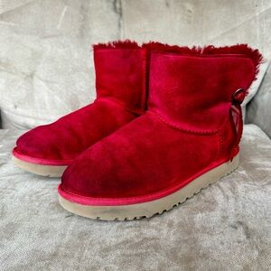 UGGS Australia Women's Sz 9 Boots Mini Bailey Bow Red Suede Lining Ankle Boot